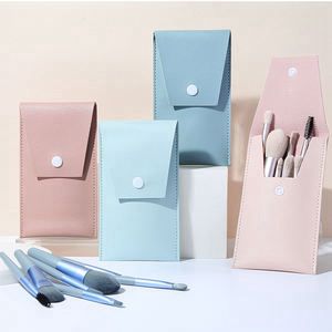 8 Pcs Leather Makeup Brush Set – Soft Bristles with Travel-Friendly Leather Pouch